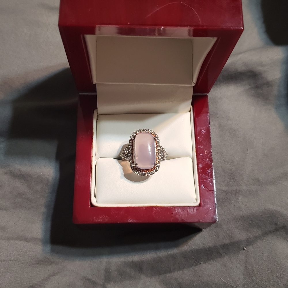 Ladies fashion purple stone ring.  New - Picture 2 of 12